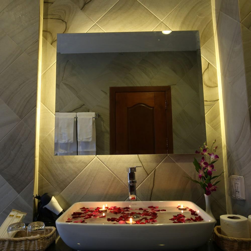 Holy Angkor Deluxe Hotel Siem Reap Eksteriør billede